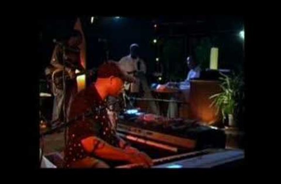 VIDEO kadras: Frank McComb - Time And Time again