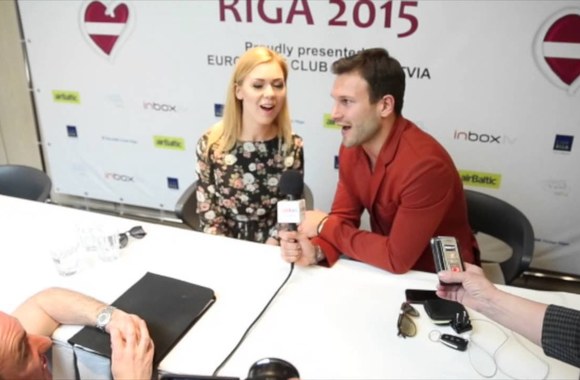 VIDEO kadras: Vaidas Baumila ir Monika Linkytė dalyvavo  „Eurovizijos“ spaudos konferencijoje Rygoje