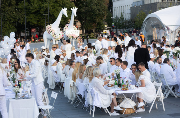 Elegantiška baltoji vakarienė „Le Dîner en Blanc Vilniuje“ / Gretos Skaraitienės nuotr.
