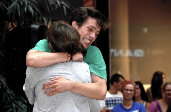 Baigę pasirodymus šokėjai neslėpė džiugių emocijų ir sveikino nugalėtojus 