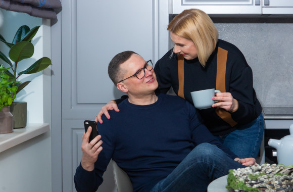 Indrė Reimorienės šeima džiaugiasi nauju pagalbininku namuose/ Organizatorių nuotr.