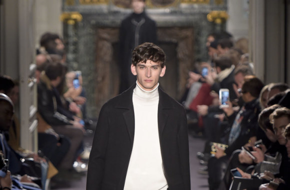 „Valentino“ 2016 m. rudens-žiemos kolekcijos modelis