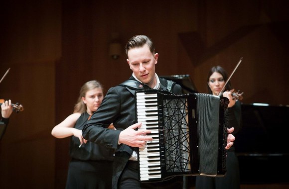 Martynas Levickis ir jo orkestras „Mikroorkéstra“ - Pietų Korėjoje