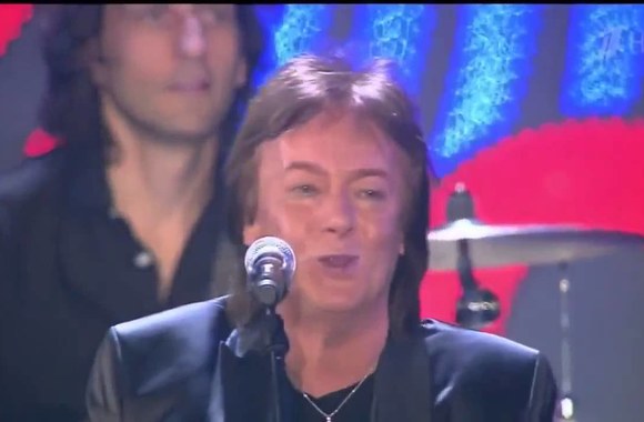 chris-norman-living-next-door-to-alice-hd-live-2013-official-video-moscow-80s-disco