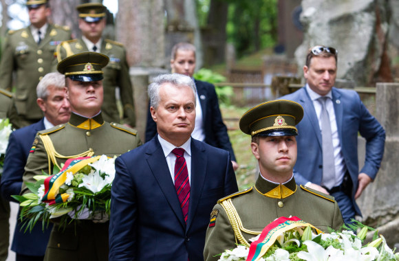 Medininkų žudynių aukų pagerbimas Antakalnio kapinėse/ Pauliaus Peleckio „ŽMONĖS Foto“ nuotr. 