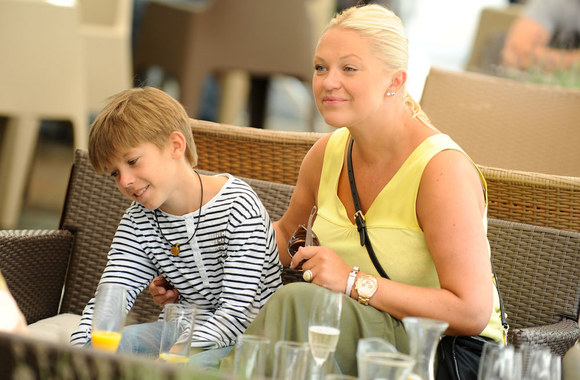 Agnė Armoškaitė-Grigaliūnienė su sūnumi Gabrieliumi