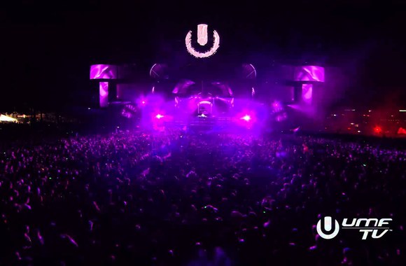 VIDEO kadras: Armin van Buuren live at Ultra Music Festival 2015