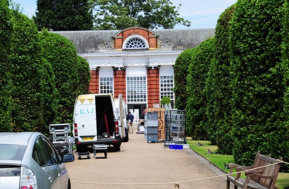 Kensingtono rūmų oranžerija ruošiama Nicky Hilton ir Jameso Rothschildo vestuvėms