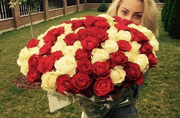 Liepą Norkevičienę jos vyras Evaldas nustebino milžiniška rožių puokšte