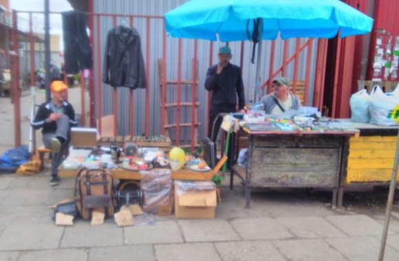 Kalvarijų turguje skaitytojo rastos kuprinės