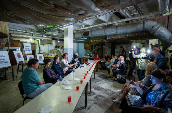 VCO spaudos konferenciją surengė rūsyje