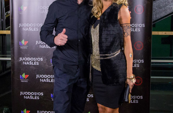 Monika Vaičiulytė (dešinėje)