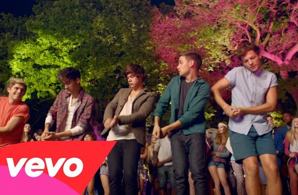 VIDEO kadras: One Direction - Live While We\'re Young