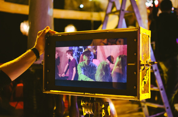 „Freaks On Floor“ vaizdo klipo filmavimo užkulisiai