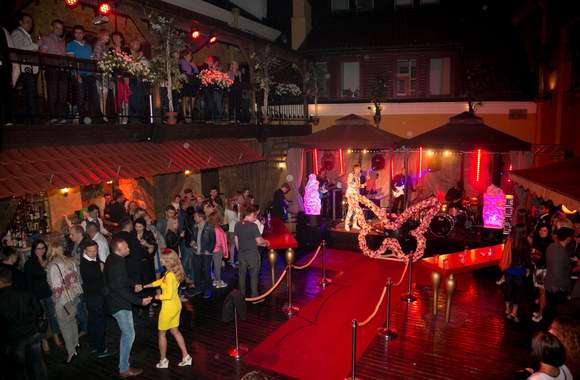 Šou „Nuspalvink vasarą“