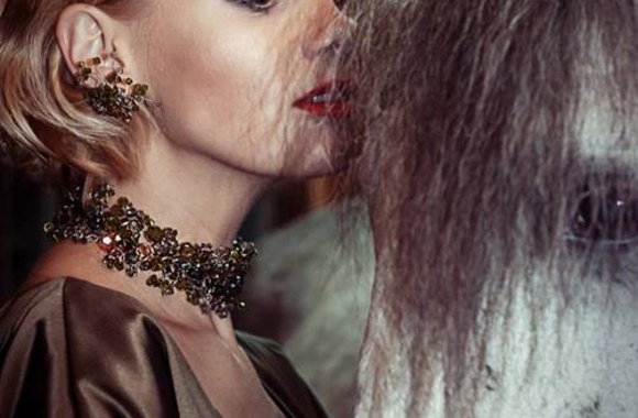 Aistės Paškevičiūtės fotosesijos žirgyne akimirka