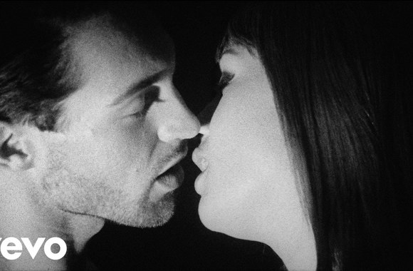 blossoms-at-most-a-kiss