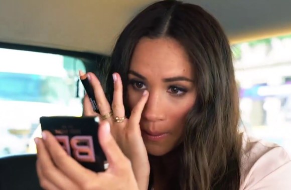 watch-meghan-markle-do-her-makeup-in-an-uber-with-bobbie-brown