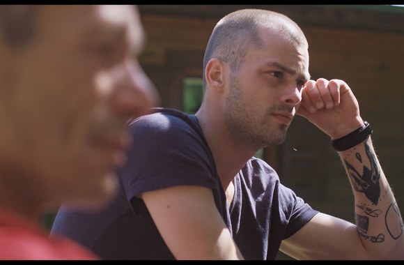 Kadras iš filmo „Siena tarp Rytų ir Vakarų“