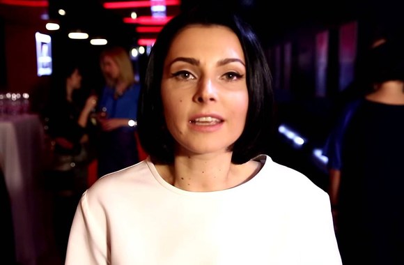 VIDEO kadras: Stilistė Agnė Jagelavičiūtė kalba apie laisvę ir meilę Lietuvai