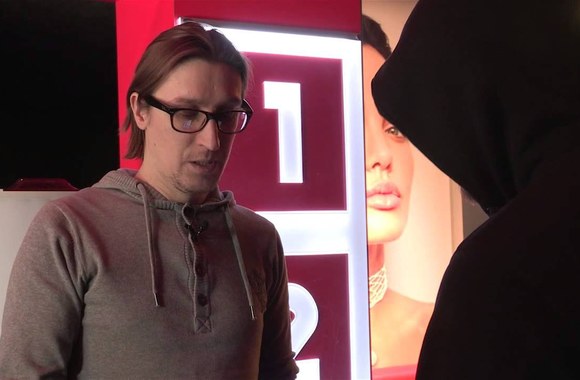 VIDEO kadras: Sugautas nelegaliai  filmuojantis kino teatre