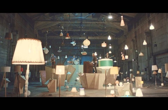 VIDEO kadras: Ewert and The Two Dragons - Pictures (official video)