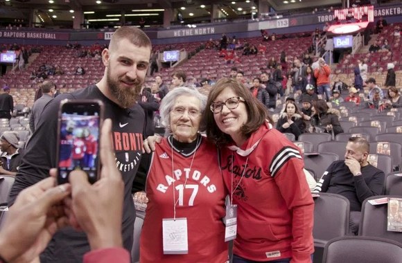 how-basketball-unites-93-year-old-raptors-fan-and-jonas-valanciunas