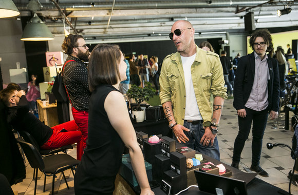 „Uptown Market. Hello spring“ mugė