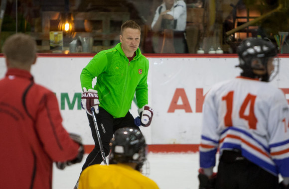 Darius Kasparaitis dalyvavo treniruotėje 