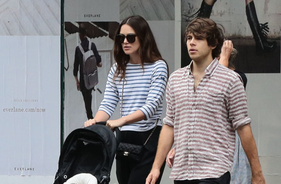 Keira Knightley ir Jamesas Rightonas su dukra Edie