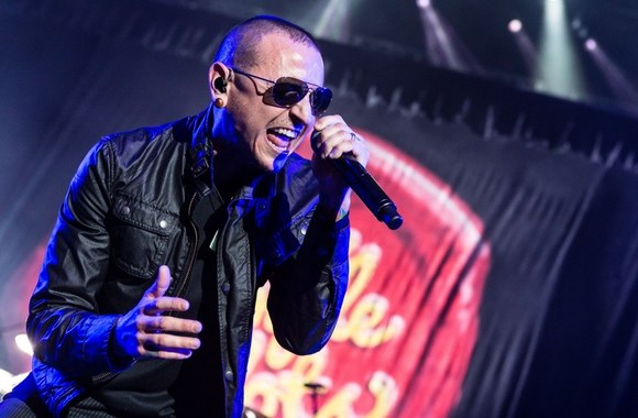 Chesteris Benningtonas švenčia 38-ąjį gimtadienį