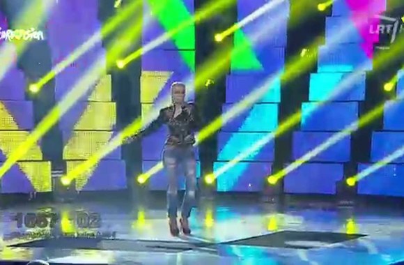 VIDEO kadras: Dainininkė Vilija Pilibaitytė - Mia atliko muzikinį kūrinį „This time“ (High definition)