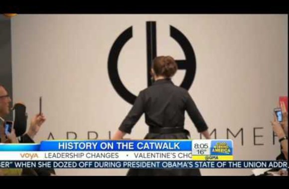 VIDEO kadras: First model with Down syndrome in New York Fashion Week VIDEO Actress Jamie Brewer Down Syndrome