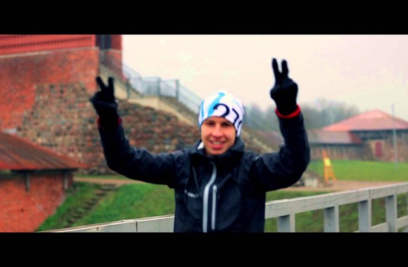 VIDEO kadras: 4 Roses - Kartu (OFFICIAL MUSIC VIDEO)