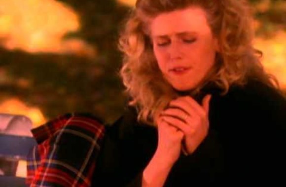 VIDEO kadras: Sophie B. Hawkins - As I Lay Me Down