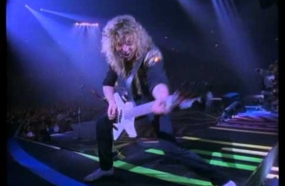 VIDEO kadras: DEF LEPPARD - \"Armageddon It\" (Official Music Video)