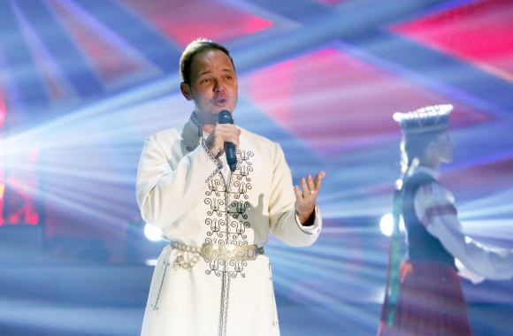 Lauris Reiniks uždainavo lietuviškai