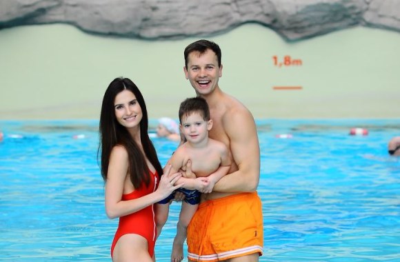 Nerijus Juška su šeima lankėsi vandens parke