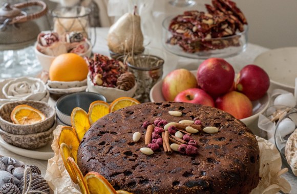 Dizainerės Jurgitos Januškevičiūtės brandintas Kalėdų pyragas / Gretos Skaraitienės „ŽMONĖS Foto“ nuotr.