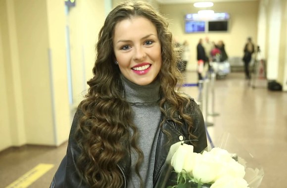 VIDEO kadras: „Mis Visata“ Lietuvai atstovavusi Patricija Belousova grįžo į Vilnių
