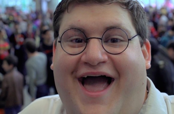 VIDEO kadras: Real Life Peter Griffin Goes To NYCC 2014