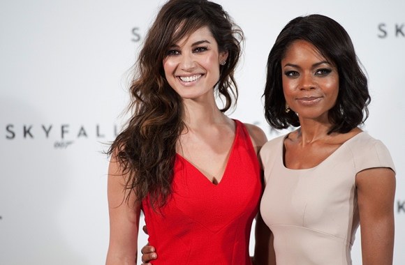 Berenice Marlohe (kairėje) ir Naomie Harris