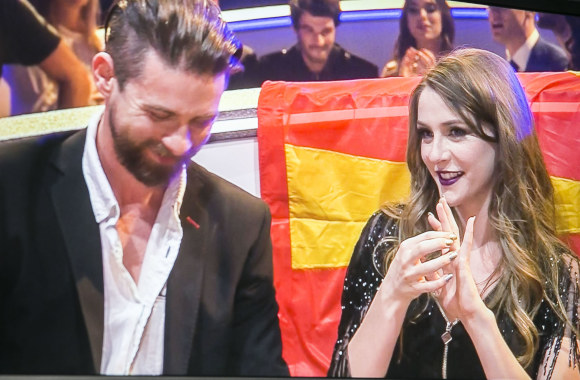 Aleksanderis pasipiršo Janai Burčeskai