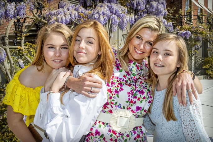Willemui-Alexanderiui - 53-eji metai. Kartu su karaliene Maxima ir dukromis Amalia, Alexia ir Ariane šventę transliavo internetu/„Scanpix“ nuotr.