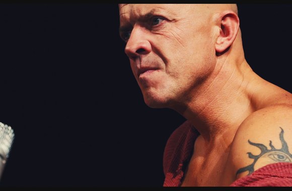 VIDEO kadras: Cilinam Laivas (Nox Laivas) Suduzo laivas, neatlaike bortai...