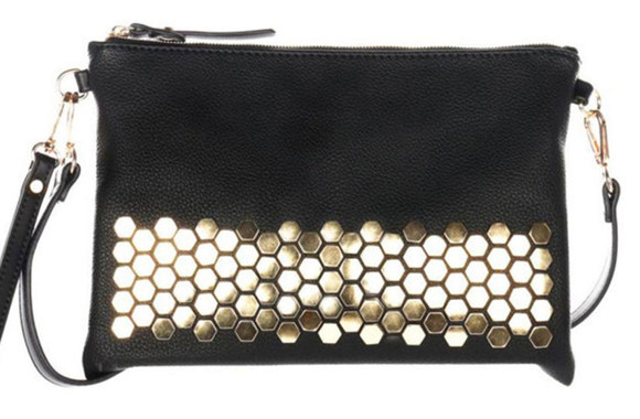 Celine Dion išleido savo vardo rankinių kolekciją