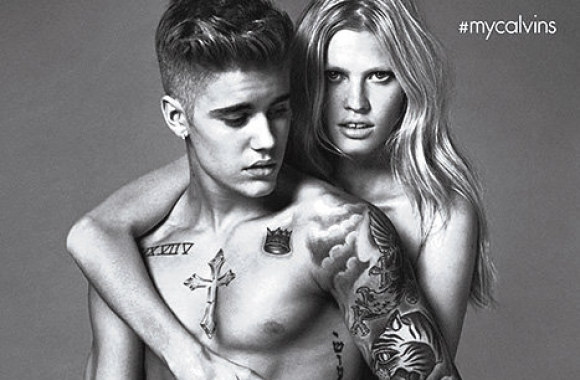 Justinas Bieberis ir Lara Stone „Calvin Klein“ reklamoje