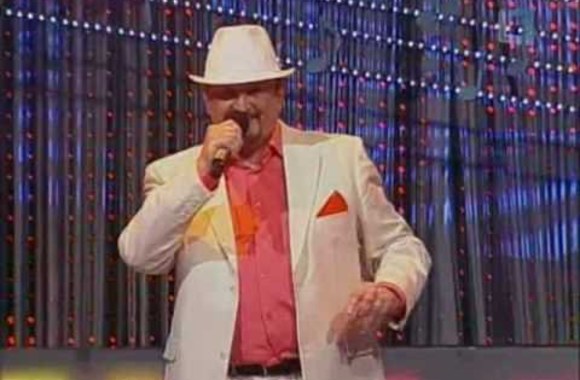 VIDEO kadras: Mūsų dienos - kaip šventė | Adolfas Jarulis \"Laukiu tavęs\"