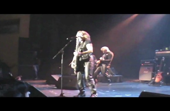 VIDEO kadras: Suzi Quatro Strict Machine Official Video