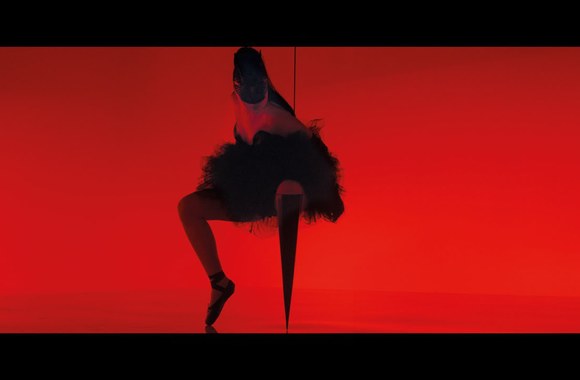 VIDEO kadras: Viktoria Modesta „Prototype“